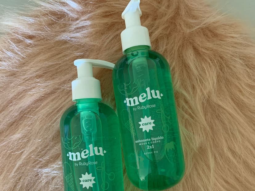 SABONETE LÍQUIDO CORPORAL BERRY PIE MELU